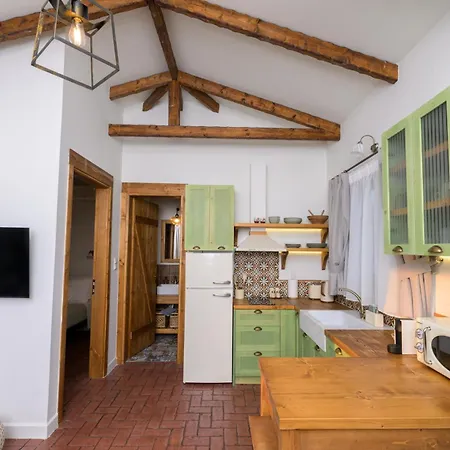 Eleon Olive Retreat - Skourochori فندق كاتاكولو