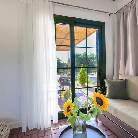 Eleon Olive Retreat - Skourochori فندق كاتاكولو